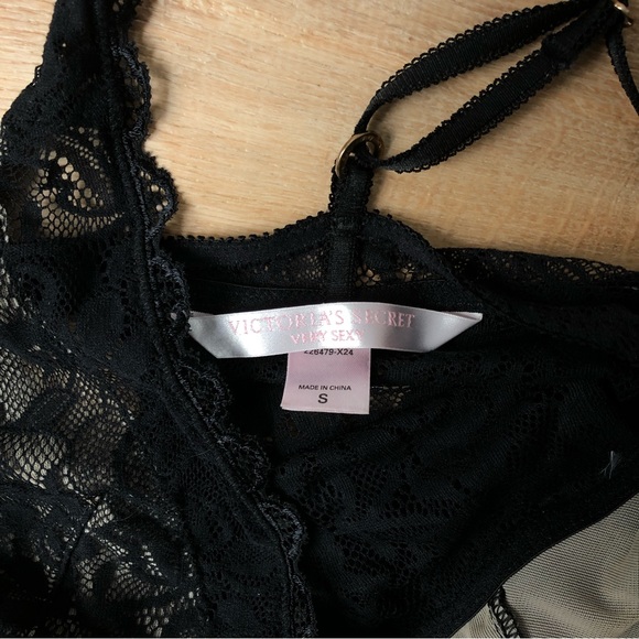 Victoria Secret - Picture 4 of 5